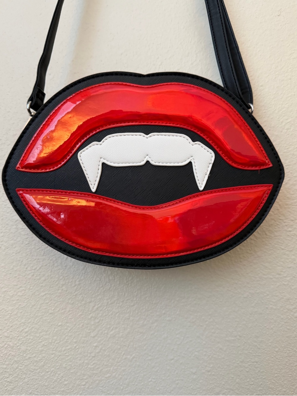 Mad Engine Vampire Kiss Crossbody - Picture 2 of 6